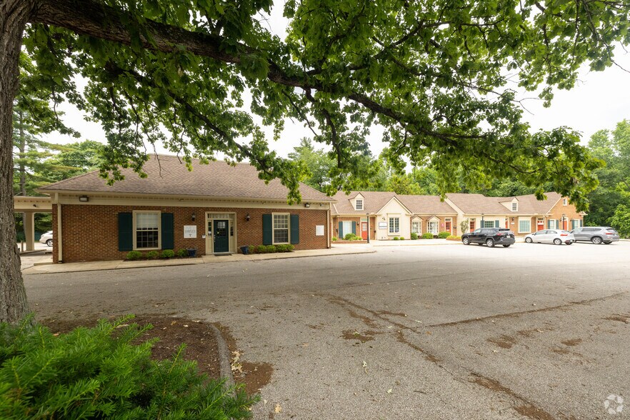 614 Wooster Pike, Terrace Park, OH à louer - Photo du bâtiment - Image 3 de 31
