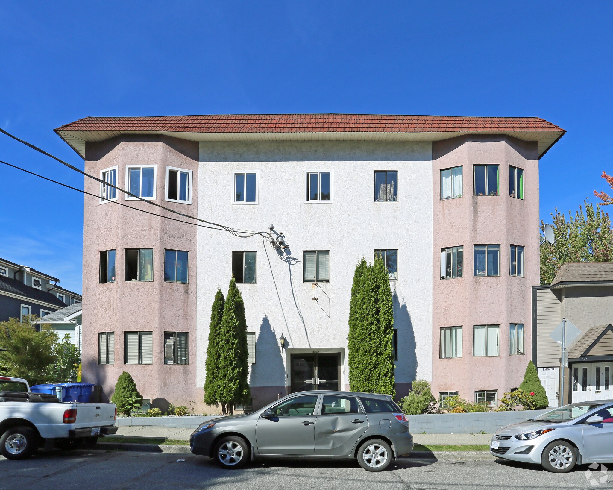 1675 E 14th Ave, Vancouver, BC à vendre Photo du bâtiment- Image 1 de 1