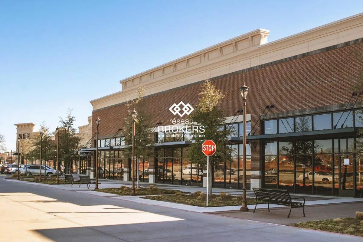 Retail in Bordeaux for lease Building Photo- Image 1 of 5