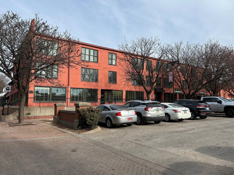 230 N Mosley St, Wichita, KS à louer - Photo du bâtiment - Image 2 de 4