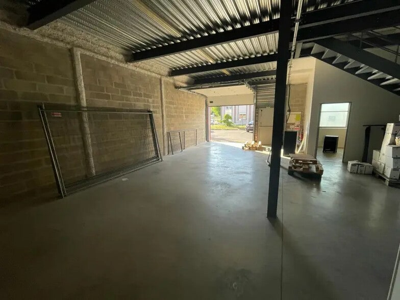 Flex in SAINT-OUEN-L'AUMONE for lease - Interior Photo - Image 3 of 12