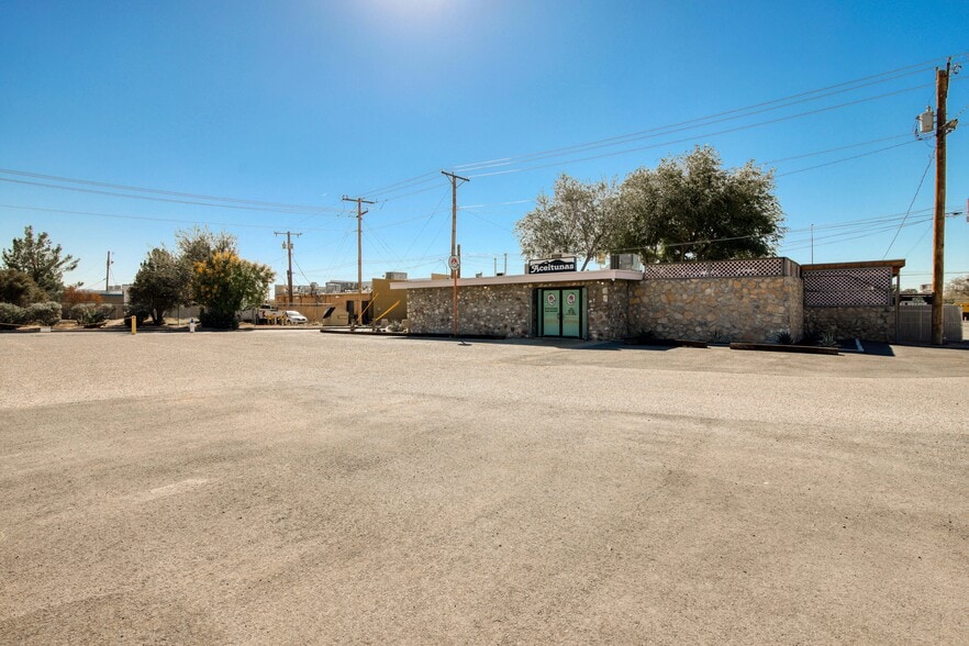 5200 Doniphan Dr, El Paso, TX for sale - Building Photo - Image 2 of 7