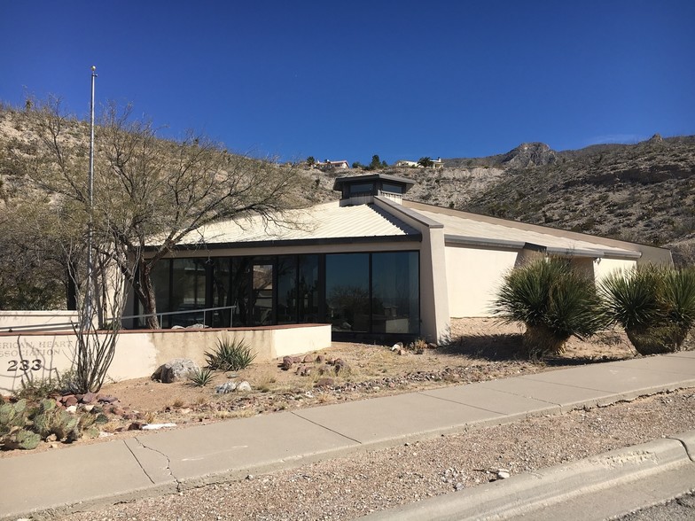 233 N Mesa Hills Dr, El Paso, TX for sale - Primary Photo - Image 1 of 1