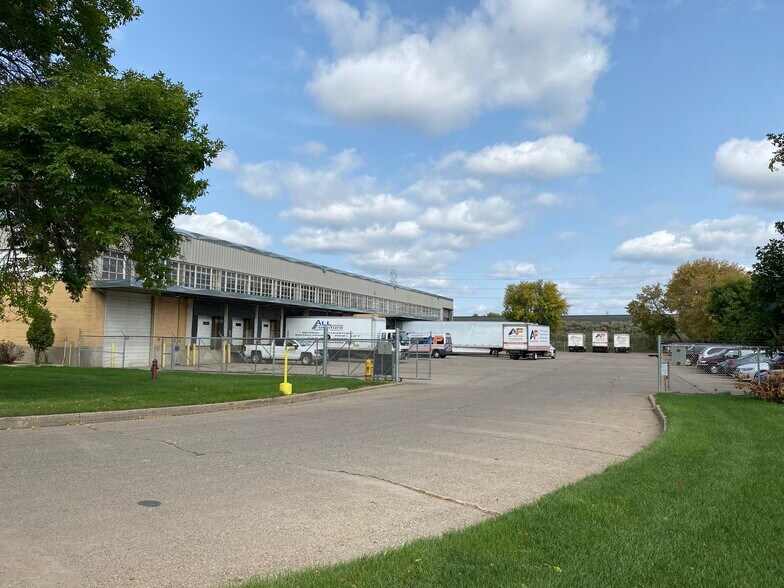 63 St. Anthony Pky, Minneapolis, MN à vendre - Photo du bâtiment - Image 2 de 2