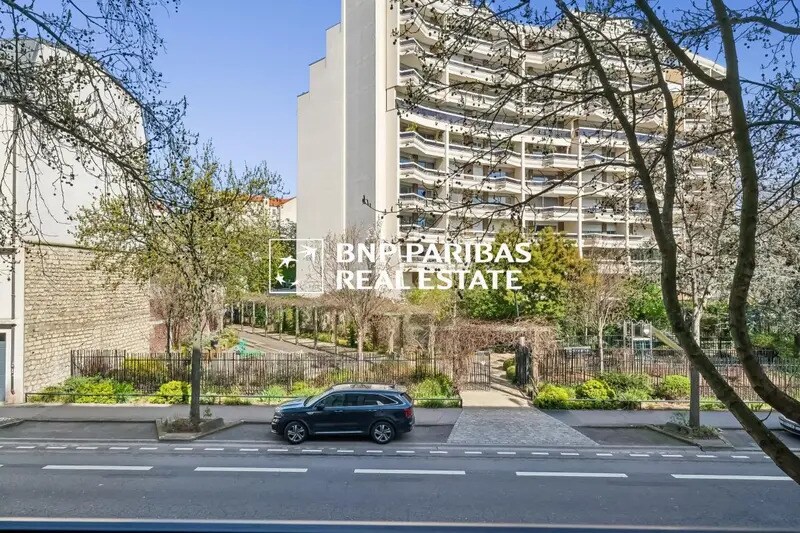 35 Boulevard Georges Clémenceau, Courbevoie à louer - Photo du bâtiment - Image 2 de 14