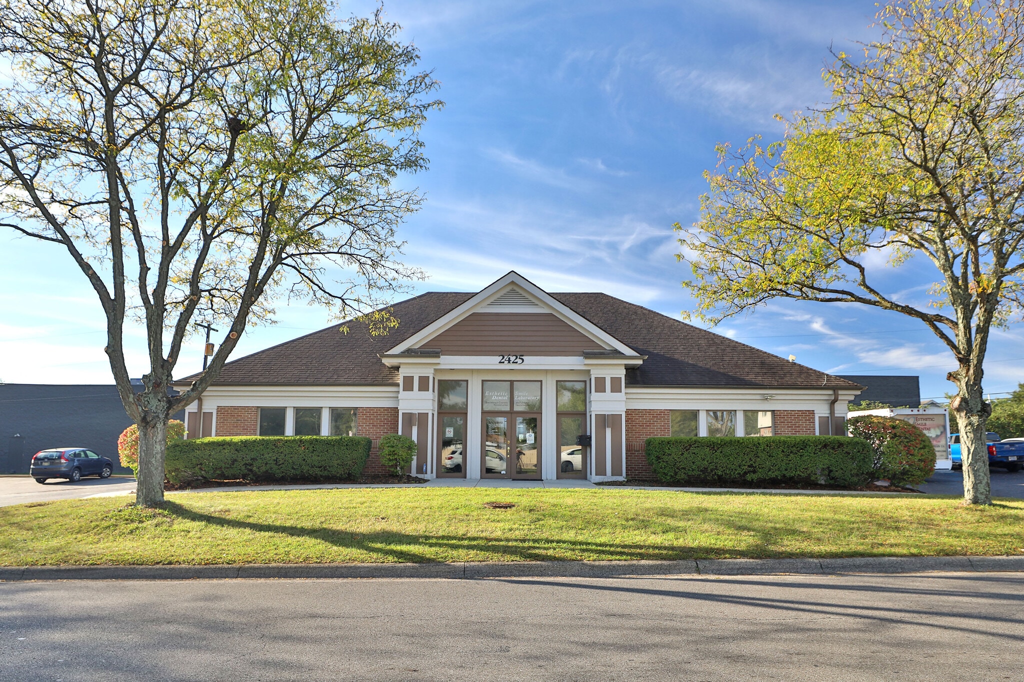 2425 Deewood Dr, Columbus, OH for sale Building Photo- Image 1 of 33