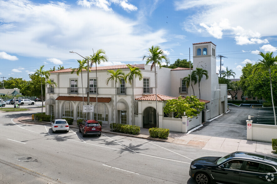 866 Ponce De Leon Blvd, Coral Gables, FL à vendre - Photo principale - Image 1 de 1