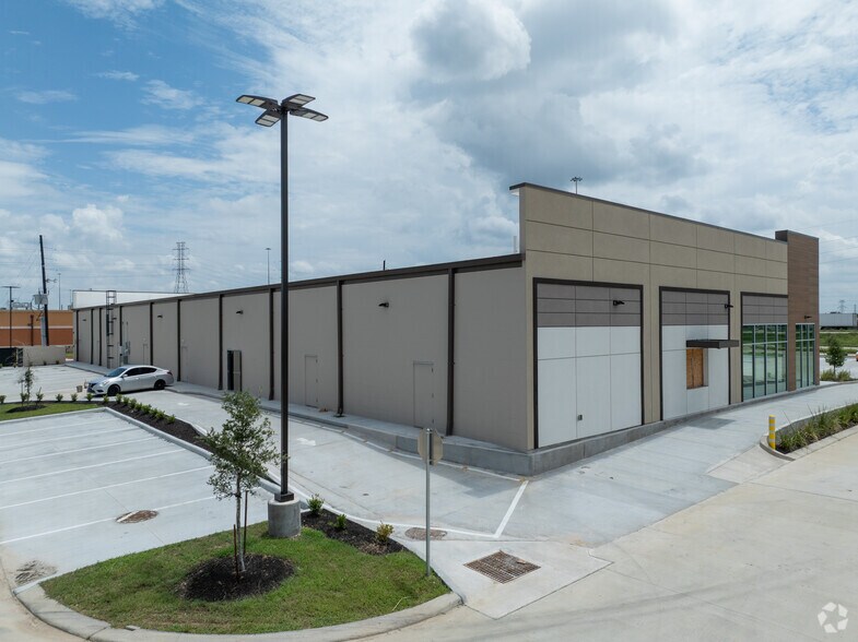 3349 Grand Pkwy N, Katy, TX for lease - Building Photo - Image 3 of 5