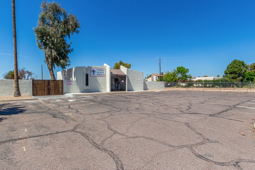 4250 N 19th Ave, Phoenix, AZ à vendre - Photo du bâtiment - Image 2 de 8
