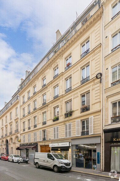 Retail in Paris for lease - Building Photo - Image 2 of 2