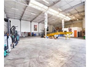 Flex in Saint-Priest for lease Interior Photo- Image 2 of 6