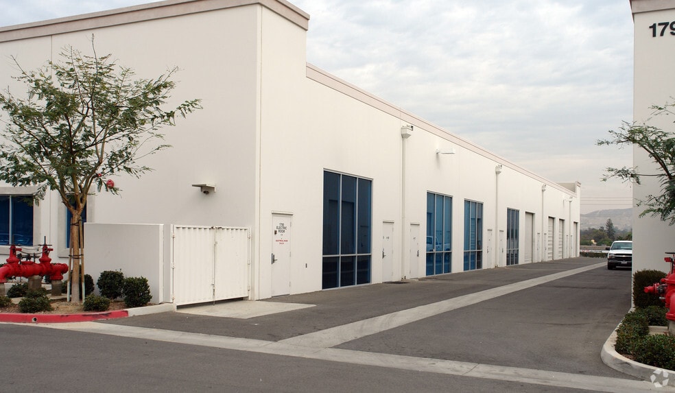 1790 Town & Country Dr, Norco, CA for lease - Building Photo - Image 2 of 7