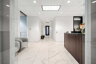 1050 Crown Pointe Pkwy, Atlanta, GA à louer Photo intérieure- Image 1 de 5