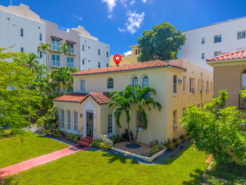 114 Menores Ave, Coral Gables, FL for sale - Building Photo - Image 1 of 44