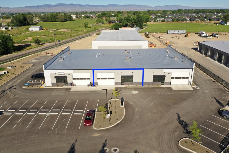 220 S Herons Flight Ln, Eagle, ID for lease - Building Photo - Image 1 of 5