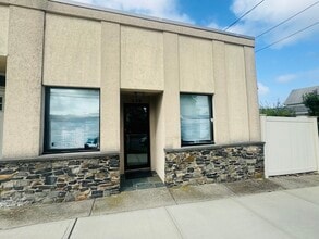 238 Rockdale Ave, New Bedford, MA for lease Interior Photo- Image 2 of 13