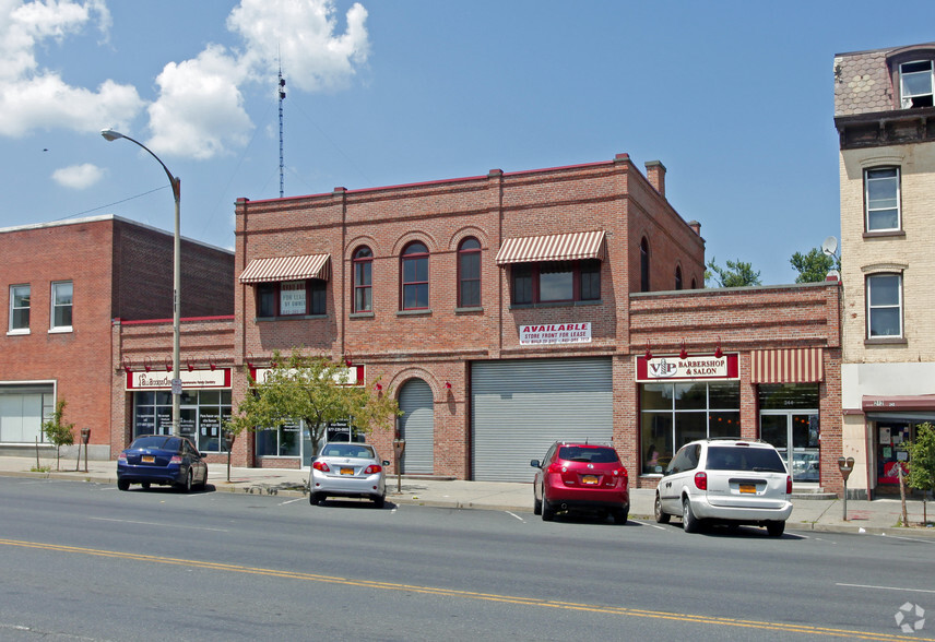 244-250 Broadway, Newburgh, NY à vendre - Photo principale - Image 1 de 1