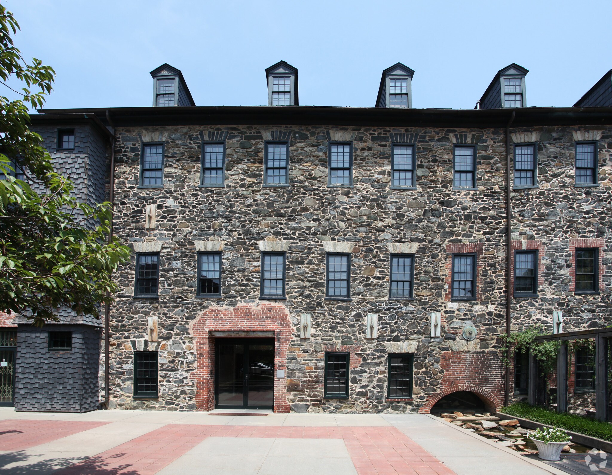 1340 Smith Ave, Baltimore, MD for lease Primary Photo- Image 1 of 11