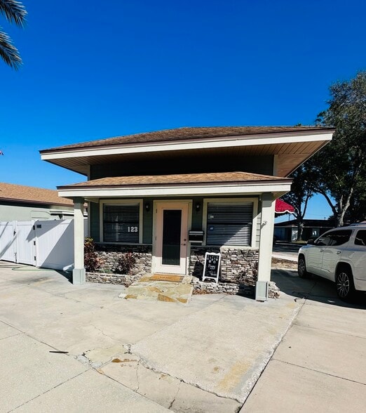 123 Main St, Auburndale, FL à vendre - Photo du bâtiment - Image 3 de 12