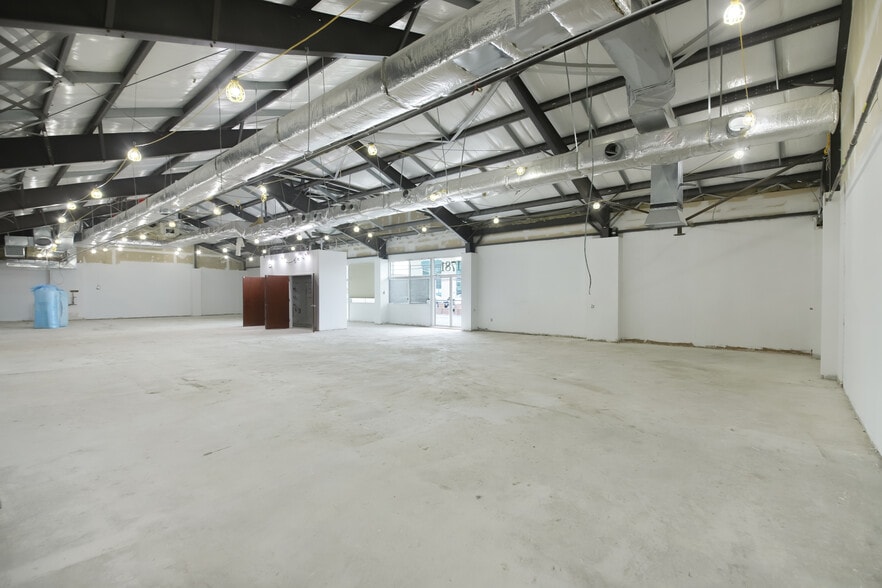 1781 Hylan Blvd, Staten Island, NY for lease - Building Photo - Image 3 of 8