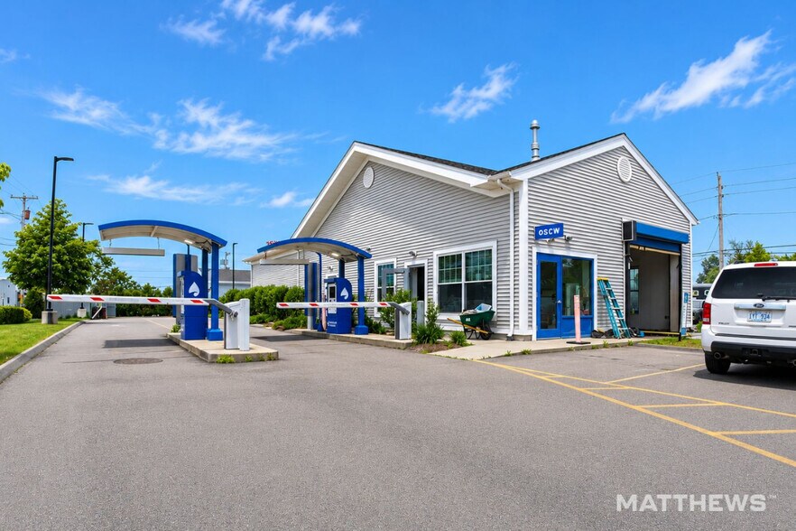 2313 Post Rd, Warwick, RI à vendre - Photo du bâtiment - Image 2 de 3