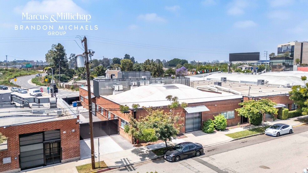 2275 S Carmelina Ave, Los Angeles, CA for sale - Building Photo - Image 1 of 19