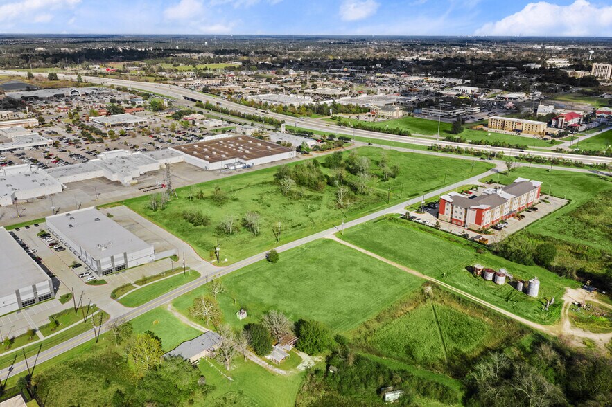 14245-1436 Medical Complex Dr, Tomball, TX à vendre - Photo du bâtiment - Image 2 de 5