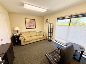 6 Knoll Ln, Mill Valley, CA for lease Interior Photo- Image 1 of 4