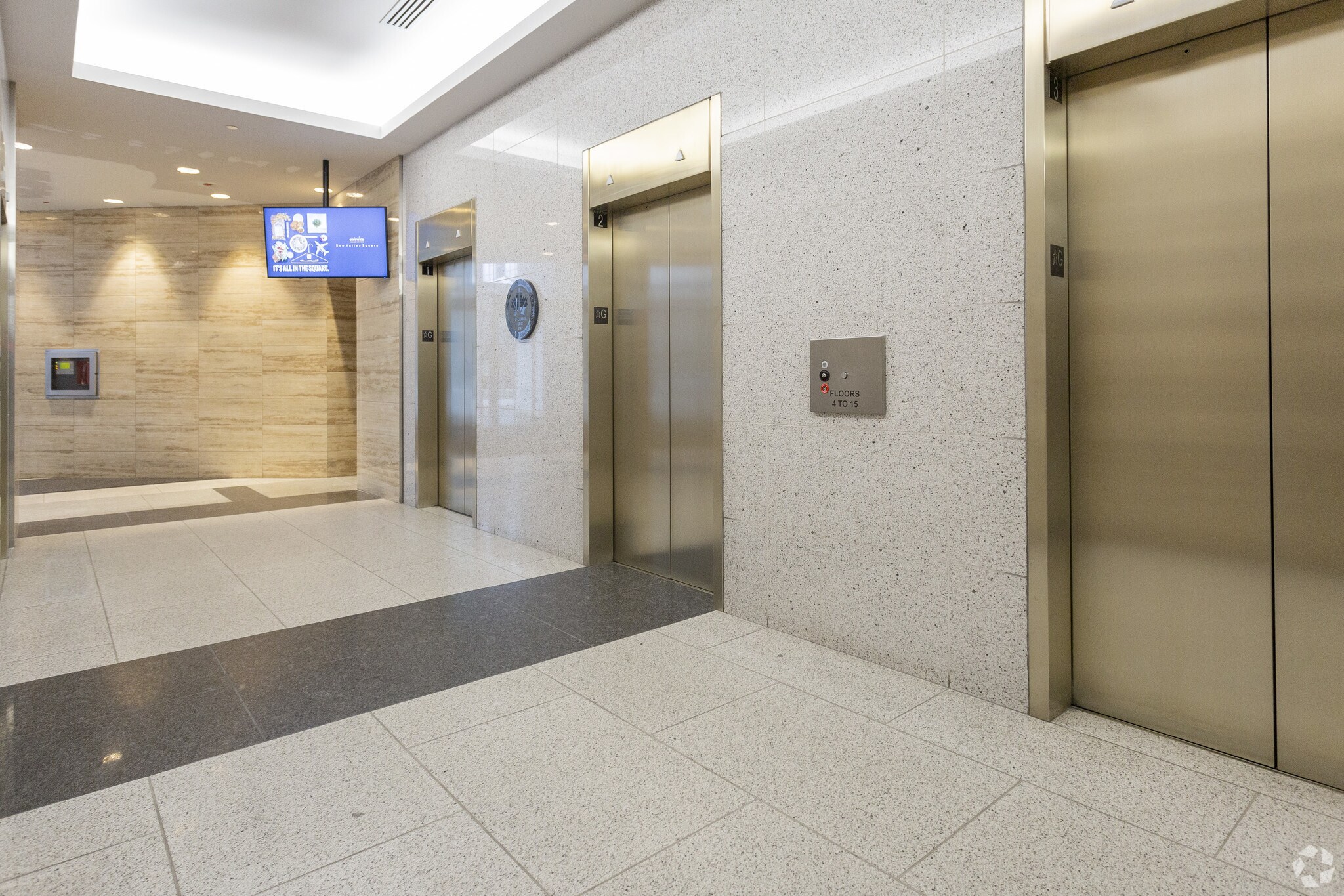 205 5th Ave SW, Calgary, AB for lease Building Photo- Image 1 of 6