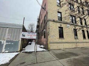 666 Dumont Ave, Brooklyn, NY for lease Building Photo- Image 1 of 4