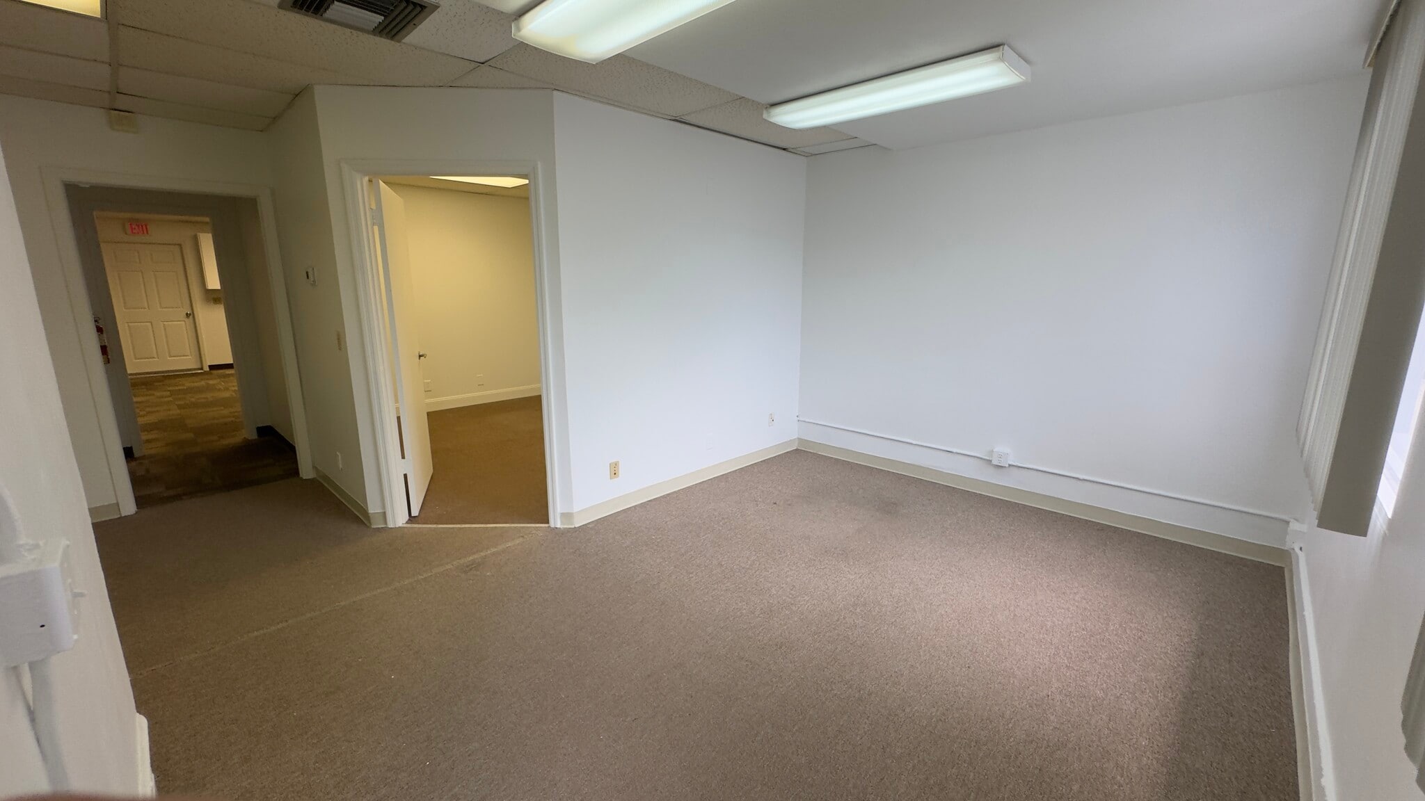 3825 Investment Ln, West Palm Beach, FL à louer Photo intérieure- Image 1 de 10