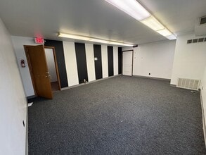 3145-3159 Fee Fee Rd, Bridgeton, MO for lease Interior Photo- Image 1 of 2