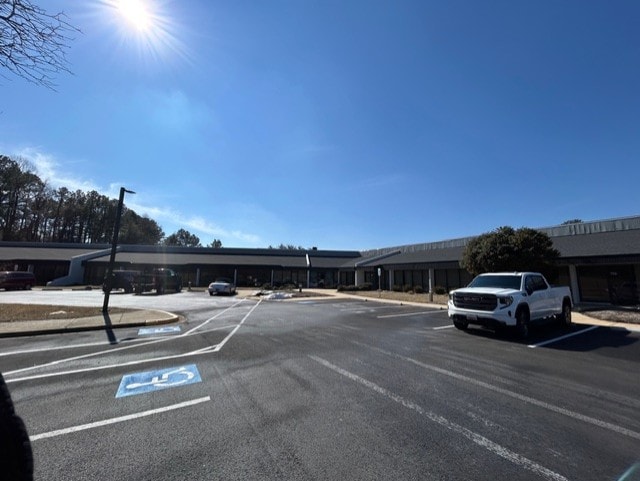 16201 Trade Zone Ave, Upper Marlboro, MD à louer - Photo du bâtiment - Image 2 de 13