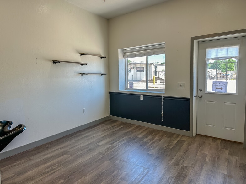 110 South Railway Street, Oxford, NE à vendre - Photo du bâtiment - Image 3 de 5