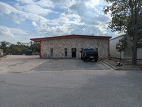 1511 Brandi Ln, Round Rock, TX for lease Interior Photo- Image 1 of 6