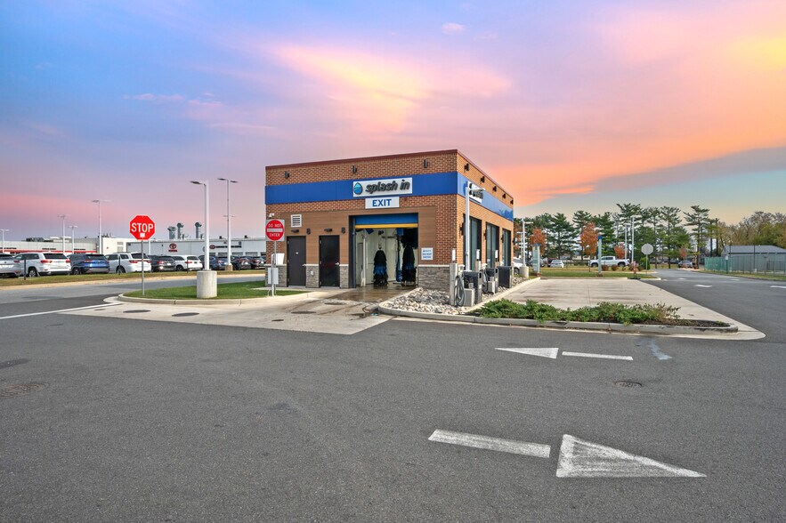 154 N DuPont Hwy, New Castle, DE à vendre - Photo du bâtiment - Image 3 de 7