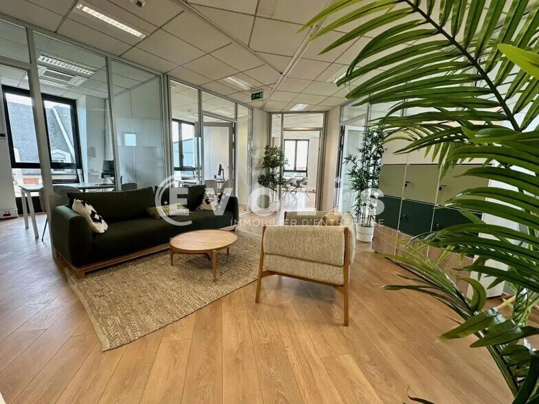 Office in Saint-Maur-des-Fossés for lease - Interior Photo - Image 2 of 12