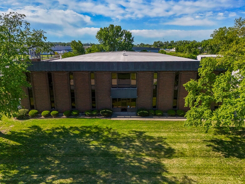 7501 E Front St, Kansas City, MO for lease - Building Photo - Image 2 of 13