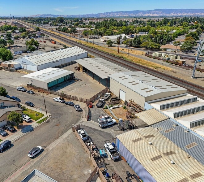 200 S Jefferson St, Dixon, CA for sale - Building Photo - Image 2 of 6