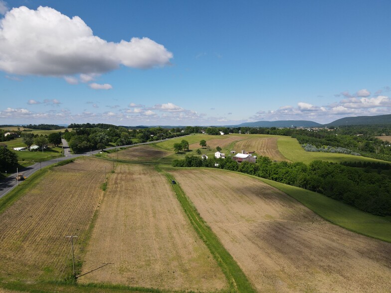 1821 Old Route 22, Lenhartsville, PA à vendre - A rien - Image 2 de 11