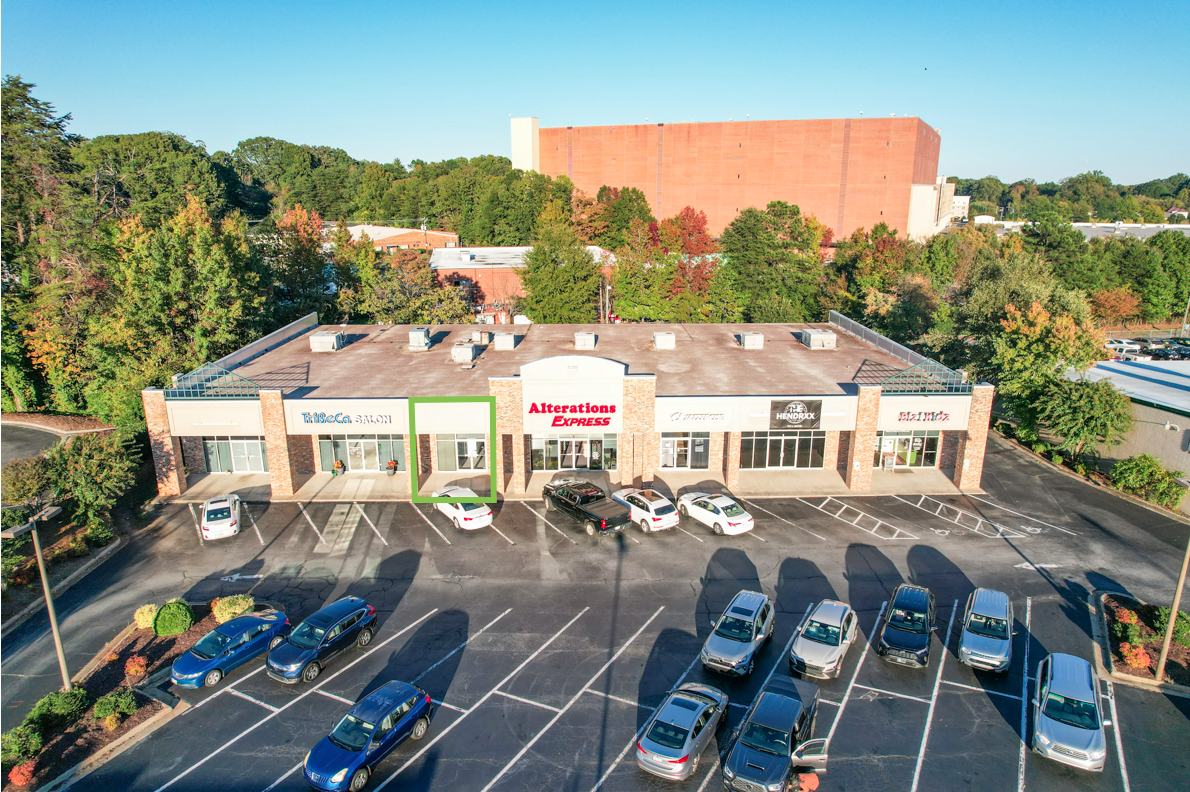 2500 Battleground Ave, Greensboro, NC for lease Building Photo- Image 1 of 1