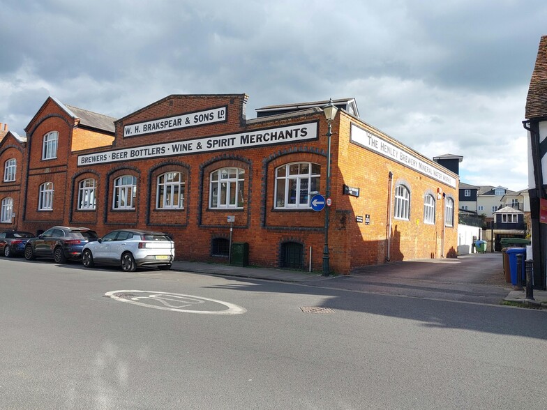 21 Old Brewery Ln, Henley On Thames for sale - Building Photo - Image 2 of 12