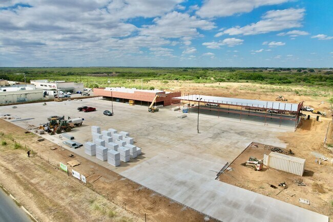 More details for 901 Palmer Ln, Pleasanton, TX - Retail for Lease