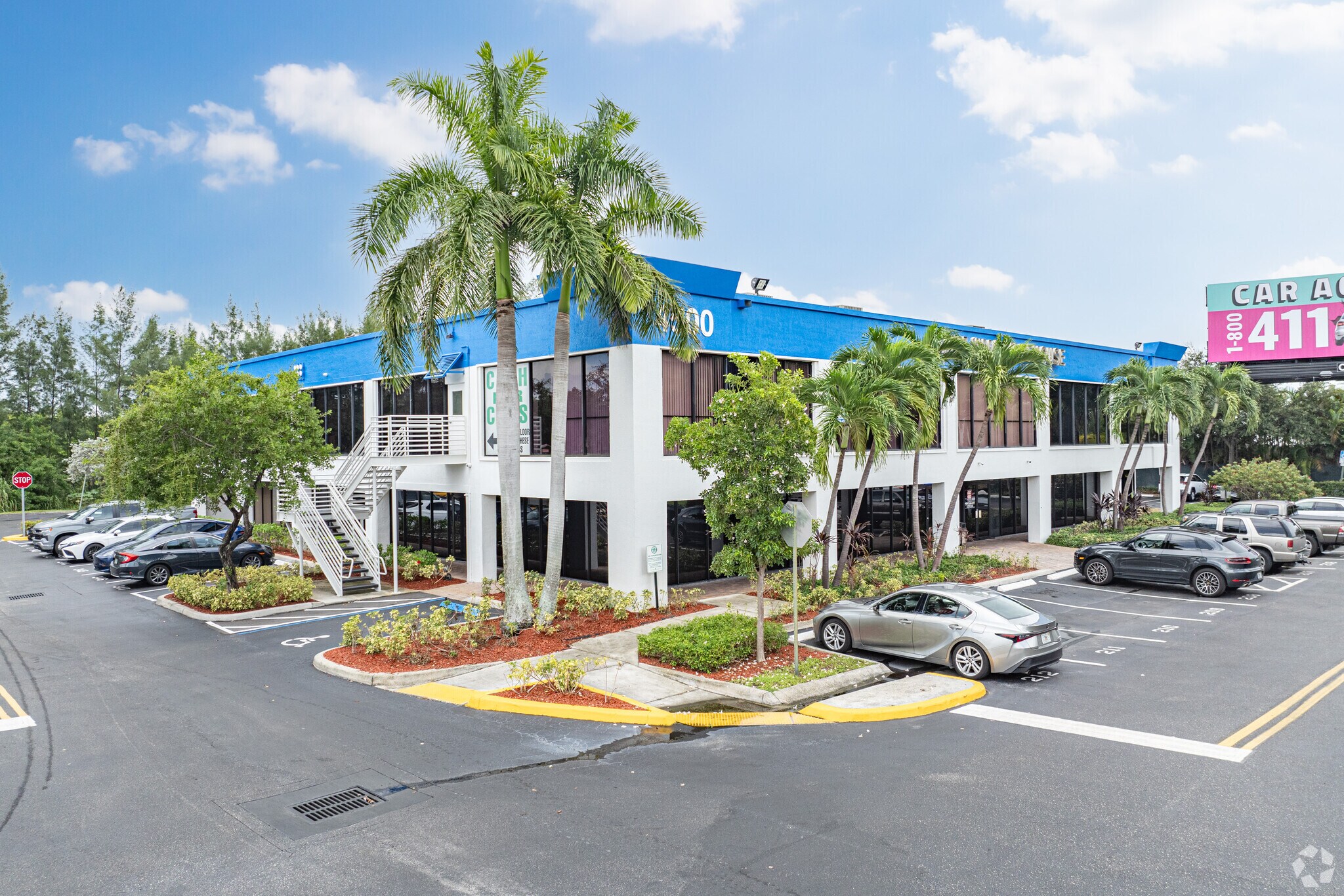 4500 N Powerline Rd, Deerfield Beach, FL for lease Building Photo- Image 1 of 19