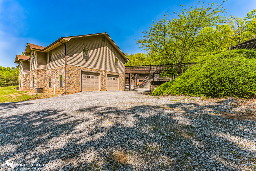 510 Reed Rd, Dalton, GA à vendre - Photo du b timent - Image 3 de 25