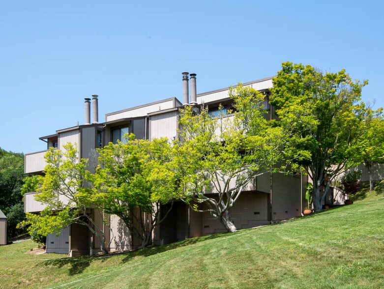 17 Clay Ct, Novato, CA for sale - Building Photo - Image 2 of 18