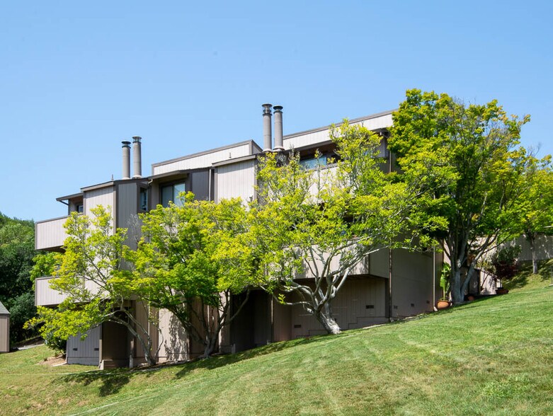 17 Clay Ct, Novato, CA à vendre - Photo du bâtiment - Image 2 de 18