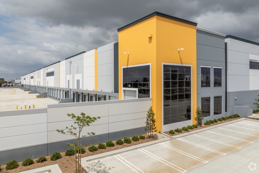 10958 Banana Ave, Fontana, CA for lease - Building Photo - Image 3 of 5