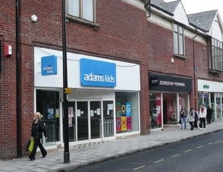 Plus de détails pour 26-32 Murray Rd, Workington - Commerce de détail à louer