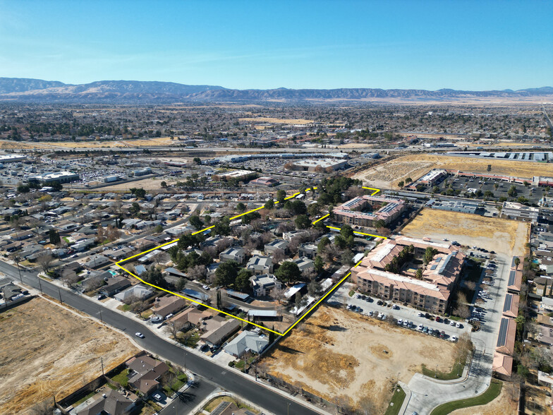 1210-1340 Meadow View Ln, Lancaster, CA for sale - Aerial - Image 2 of 15